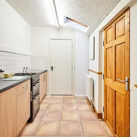 1 Glencoe Apartman *