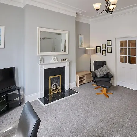 1 Glencoe Apartman *